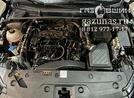 моторный отсек спереди, со снятой декоративной крышкой