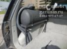 цилиндрический баллон 36л вдоль бортов над арками слева