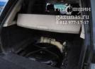 вместо запасного колеса лежит баллон объемом 93л, вид справа