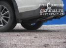 вместо запасного колеса установлен баллон объемом 73л, вид слева
