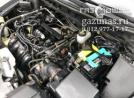 моторный отсек справа, со снятой декоративной крышкой