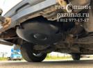 вместо запасного колеса установлен баллон объемом 93л, вид справа