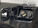 полноразмерное заправочное устройство, установленное в лючке бензобака