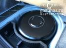 вместо запасного колеса лежит баллон объемом 54л, вид справа