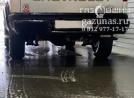 вместо запасного колеса установлен баллон объемом 73л, вид слева