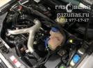 моторный отсек слева, со снятой декоративной крышкой