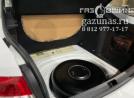 вместо запасного колеса лежит баллон объемом 54л, вид слева
