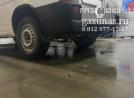 вместо запасного колеса установлен баллон объемом 73л, вид слева