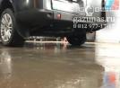 вместо запасного колеса установлен баллон объемом 54л, вид слева