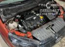 моторный отсек справа, со снятой декоративной крышкой