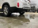 вместо запасного колеса установлен баллон объемом 73л, вид слева