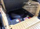 вместо запасного колеса лежит баллон объемом 62л, вид слева
