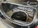 вместо запасного колеса лежит баллон объемом 54л, вид справа