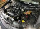 моторный отсек слева, со снятой декоративной крышкой