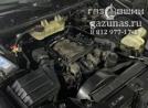 моторный отсек справа, со снятой декоративной крышкой