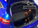вместо запасного колеса лежит баллон объемом 54л, вид слева