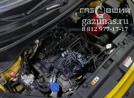 моторный отсек справа, со снятой декоративной крышкой