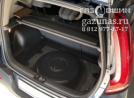 вместо запасного колеса лежит баллон объемом 54л, вид справа