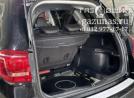 вместо запасного колеса лежит баллон объемом 73л, вид слева