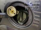 заправочное устройство с накрученным на него заправочным переходником