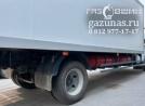 справа на раме установлены 2 баллона CNG-1 объёмом по 100л. каждый, общим объёмом 200л. (заправочная емкость 44 Нм3), вид сзади