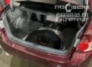вместо запасного колеса лежит баллон объемом 54л, вид справа