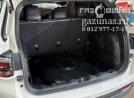 вместо запасного колеса лежит баллон объемом 73л, вид слева