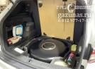 вместо запасного колеса лежит баллон объемом 73л, вид справа