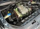 моторный отсек справа, со снятой декоративной крышкой