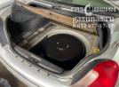 вместо запасного колеса лежит баллон объемом 54л, вид справа