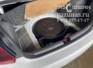 вместо запасного колеса лежит баллон объемом 54л, вид слева