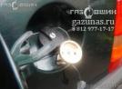 заправочное устройство с накрученным на него заправочным переходником. Jeep Garnd Cherokee I (ZJ) (рестайл) 5.2i (215Hp) 1997г.в.