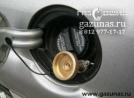 заправочное устройство с накрученным на него заправочным переходником Kia Sportage II (рестайл) 2.0i (142Hp) 2009г.в.