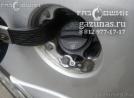 заправочное устройство поместилось под крышку заливной горловины бензобака. Mercedes-Benz ML430 I (W163) (дорестайл) 4.3i (272Hp) 1999г.в.