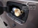 заправочное устройство с накрученным на него заправочным переходником. Renault Kangoo II (рестайл) 1.6i (102Hp) 2014г.в.