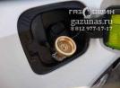 заправочное устройство с накрученным на него заправочным переходником. Skoda Rapid (лифтбек) 1.6i (105Hp) 2015г.в.