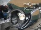 заправочное устройство с накрученым на него заправочным переходником. Toyota Tundra II (дорестайл) 5.7i (381Hp) 2012г.в.