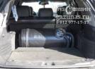 в багажное отделение установлен цилиндрический баллон обьемом 90л., вид спереди