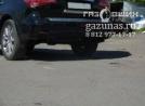 заправочное устройство выведено под бампер сзади автомобиля