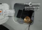 заправочное устройство с накрученным на него заправочным переходником
